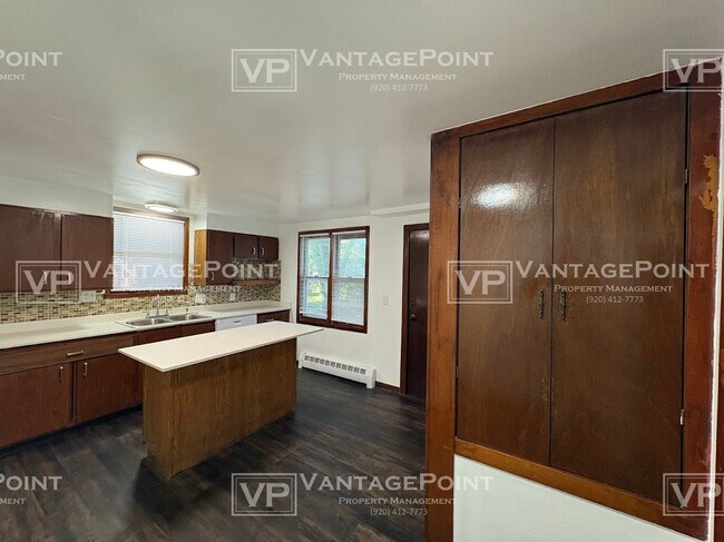 Building Photo - 206 Amory St