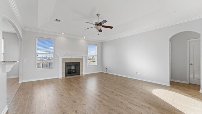 Building Photo - "Charming 3-Bedroom Bentonville Home with Granite Elegance and Cozy Fireplace!"