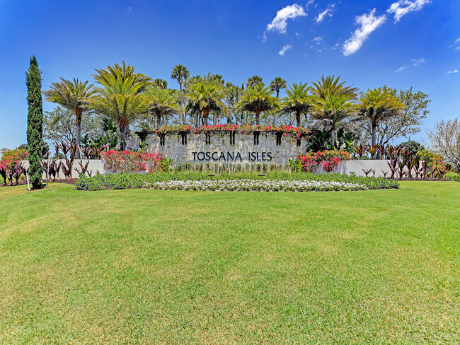 Foto del edificio - 748 Ravello Blvd