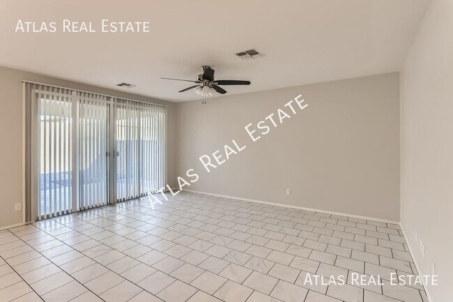 Building Photo - Like New 4 Bedroom 2 Bathroom Home in Gree...