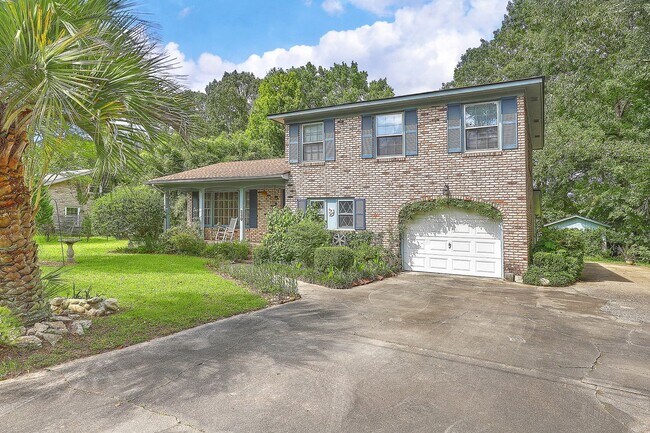Building Photo - Waterfront Home in Melrose Subdivision! Re...