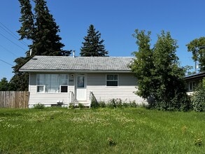 Building Photo - 5002-5048 48 St
