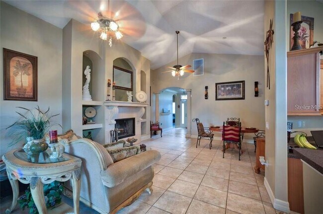 Foto del edificio - 6614 64th Terrace E