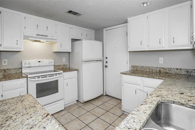 Building Photo - 3611 Gable Dr