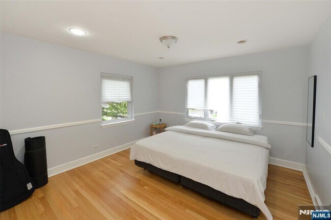 Foto del edificio - 104 Fairview Ave