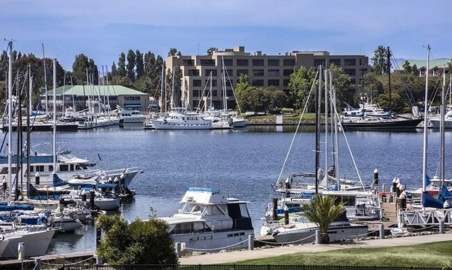 Photo - BEAUTIFUL TOP FLOOR  1 BED 1 BATH CONDO W/...