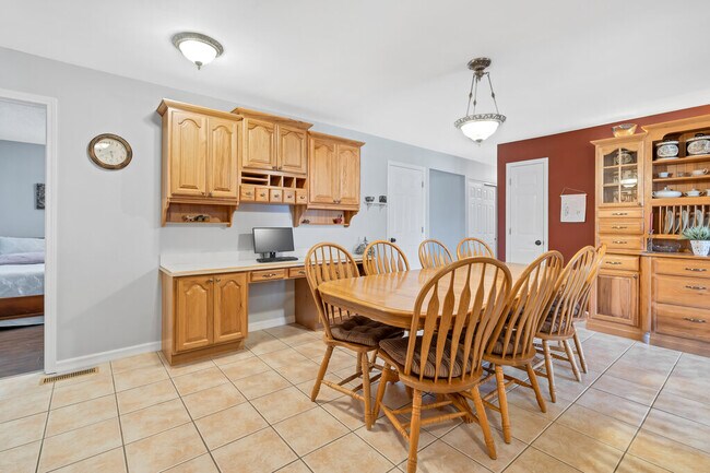 Building Photo - 10 Apple Tree Ct