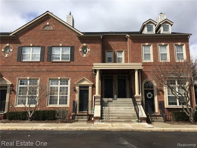 Foto del edificio - 29285 Glen Oaks Blvd E