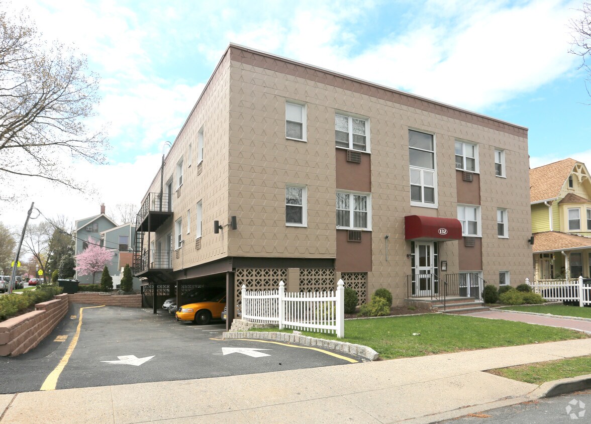 Primary Photo - 132 Milligan Pl