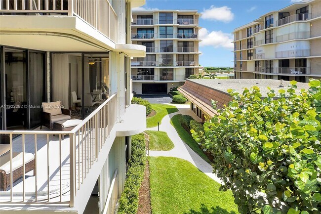 Foto del edificio - 3200 S Ocean Blvd