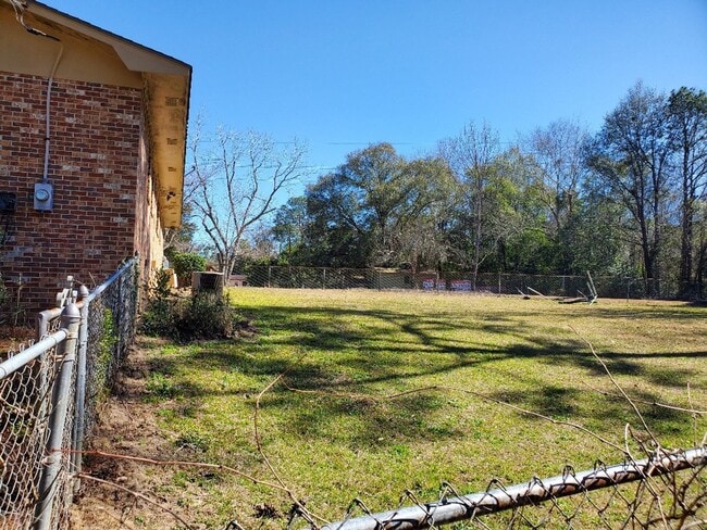 Building Photo - Cozy Home: Price Reduced!