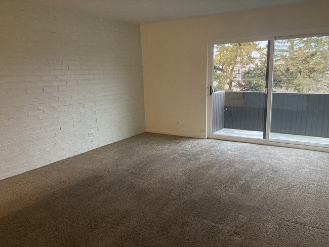 Building Photo - 513 Timber Ridge Dr