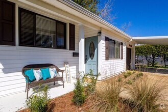 Building Photo - 262 Beachview Dr NE