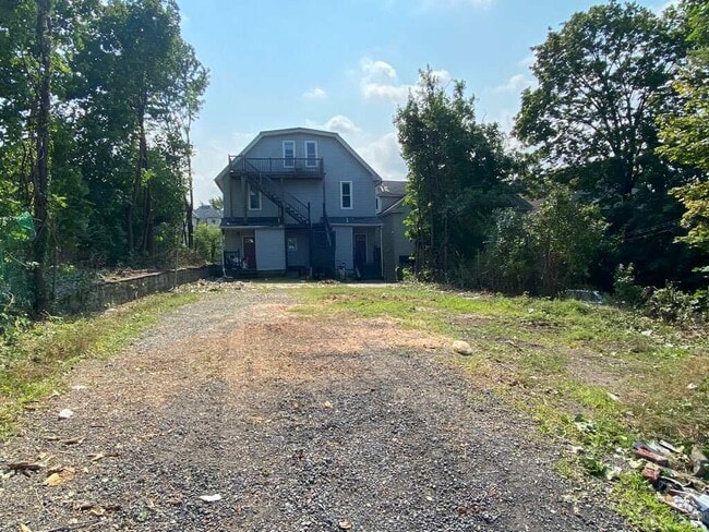 Large Driveway Lot - 425 Taylor Ave