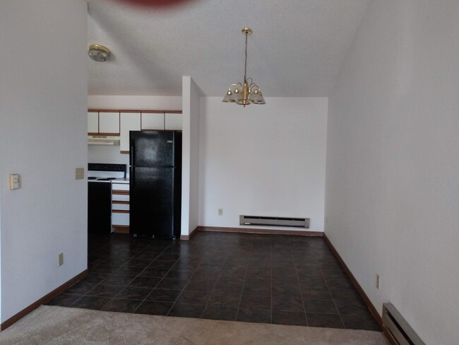 Building Photo - 200 Cardinal Dr