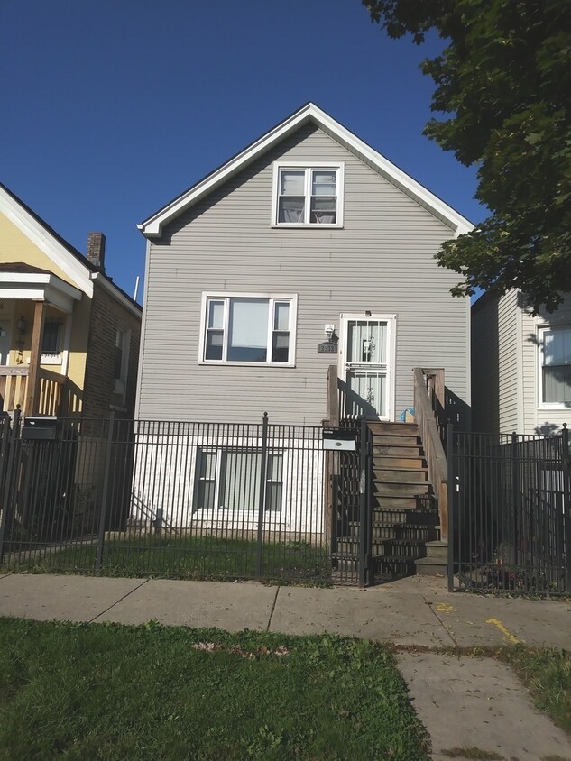 Primary Photo - 2232 S Kolin Ave