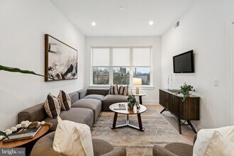 Building Photo - 30 W Allens Ln