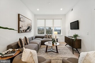 Building Photo - 30 W Allens Ln