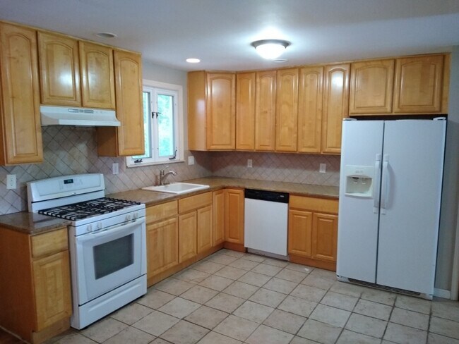 Building Photo - 43 Hearthstone Rd