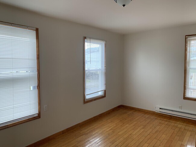 Building Photo - 512 N Indiana Ave