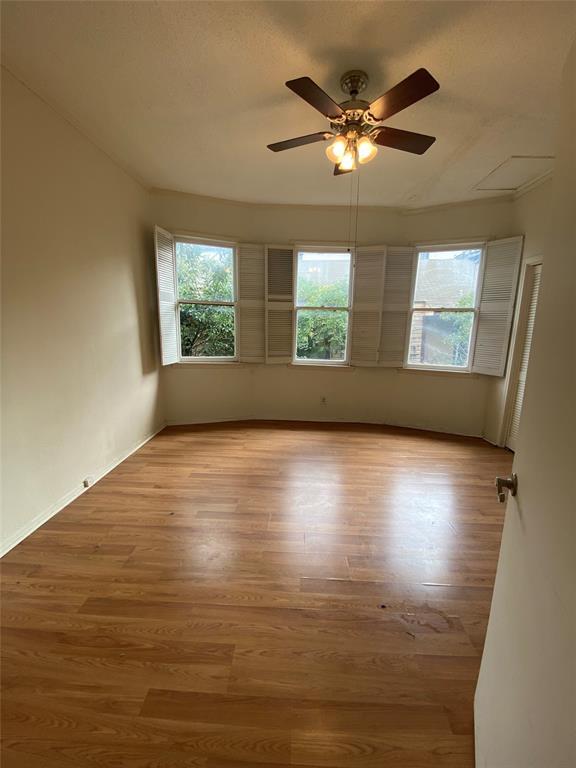 Foto del edificio - 4009 N Hall St