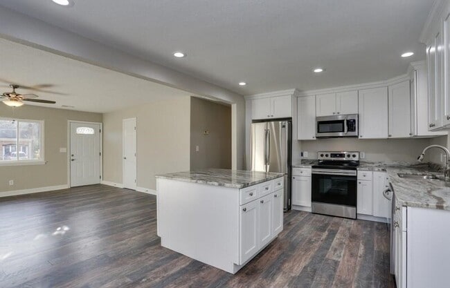 Building Photo - 3364 Brandywine Dr