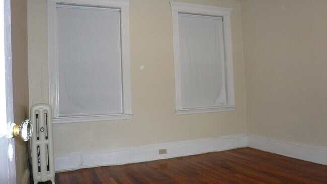 Foto del edificio - Packards Corner 3 bed split Heat Hw Inc NO FEE Students ok