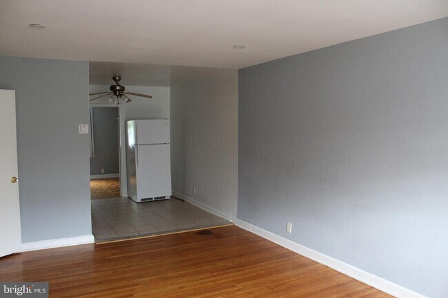 Building Photo - 307 E Clarkson Ave
