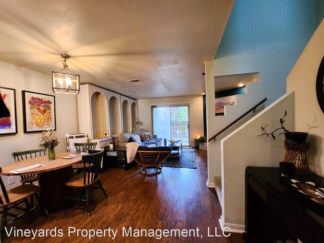 Foto del edificio - 2 br, 2.5 bath House - 2307 Tina Dr
