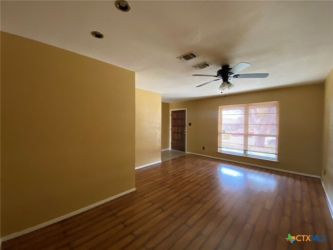 Building Photo - 1613 Miranda Ave