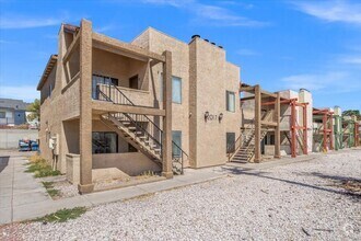 Building Photo - 2017 Winwood St