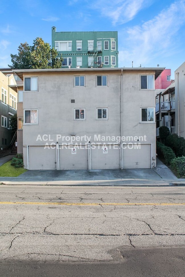 Building Photo - 2460 Park Blvd