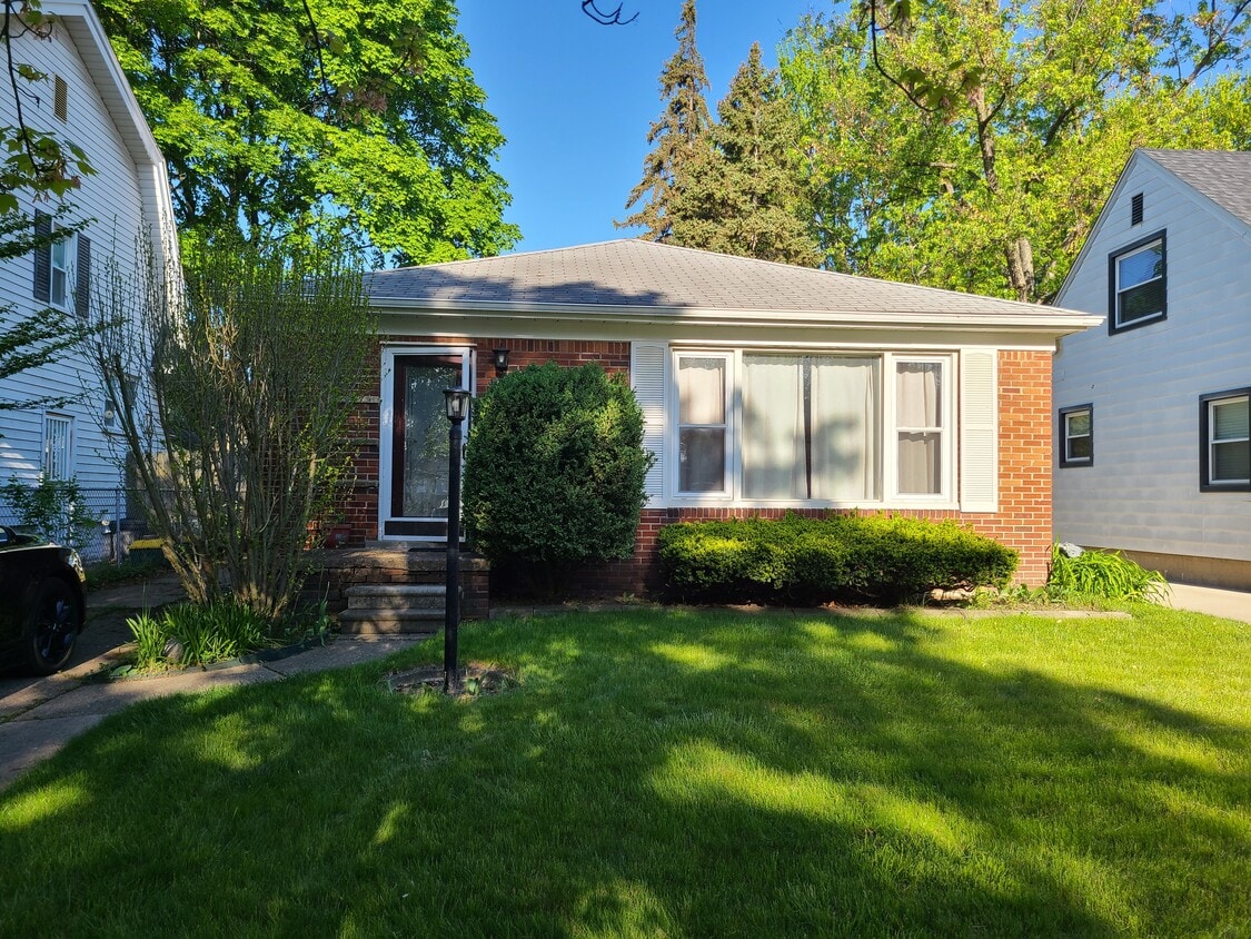 119 N Vermont Ave, Royal Oak, MI 48067 House Rental in Royal Oak, MI