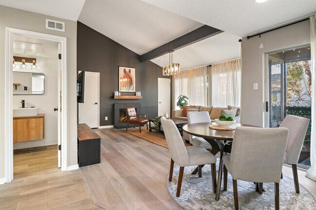 Foto del edificio - 12400 Overbrook Ln