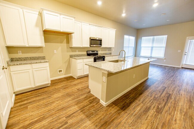 Foto del edificio - New Beginnings Start At AMRR: 4 bedroom available SOON in Frenship District!