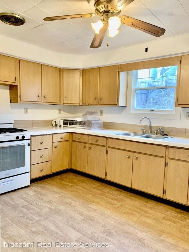 Foto del edificio - 4 br, 2 bath House - 517 Franklin Street
