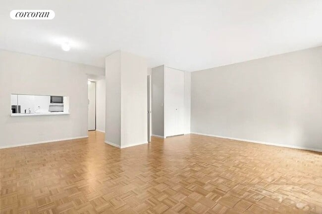 Foto del edificio - 200 Rector Pl