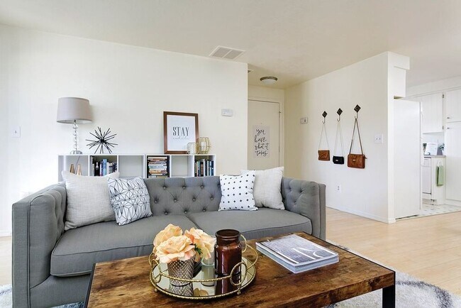 Building Photo - LAKEWOOD LIVING: COMFORT AND CONVENIENCE I...