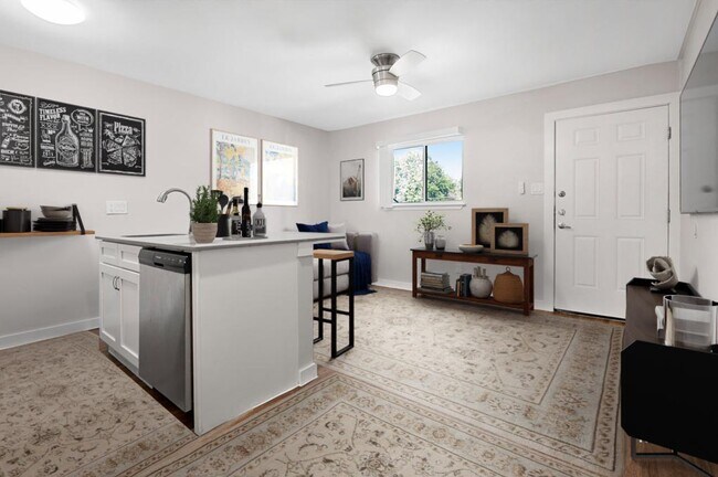 Foto del edificio - 902 Romeria Dr