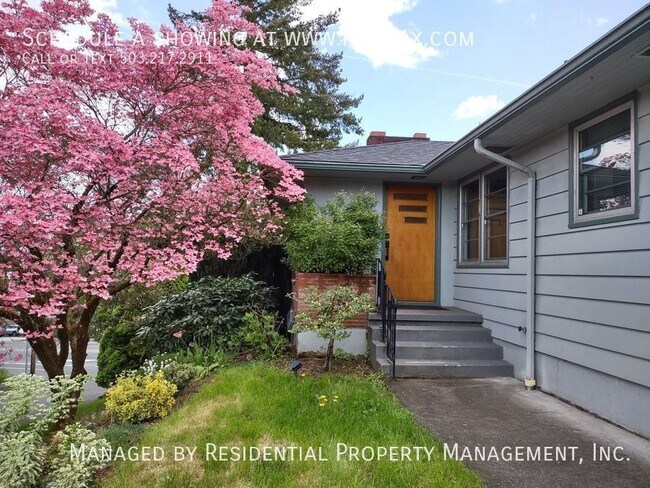 Building Photo - 4434 SW Valona Way