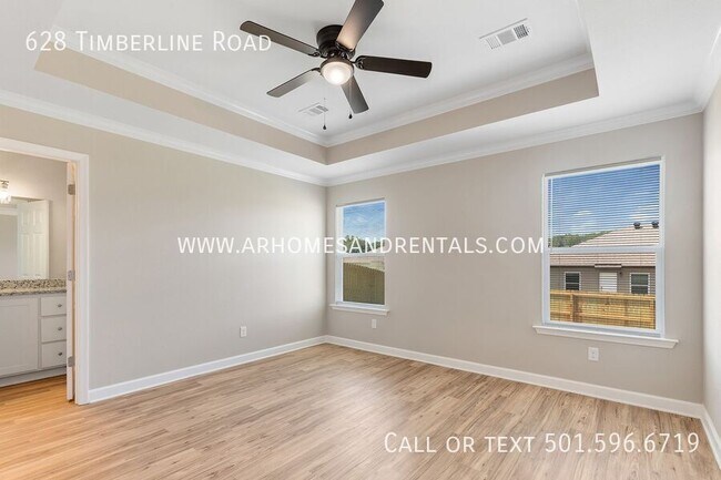 Foto del edificio - 628 Timberline Rd