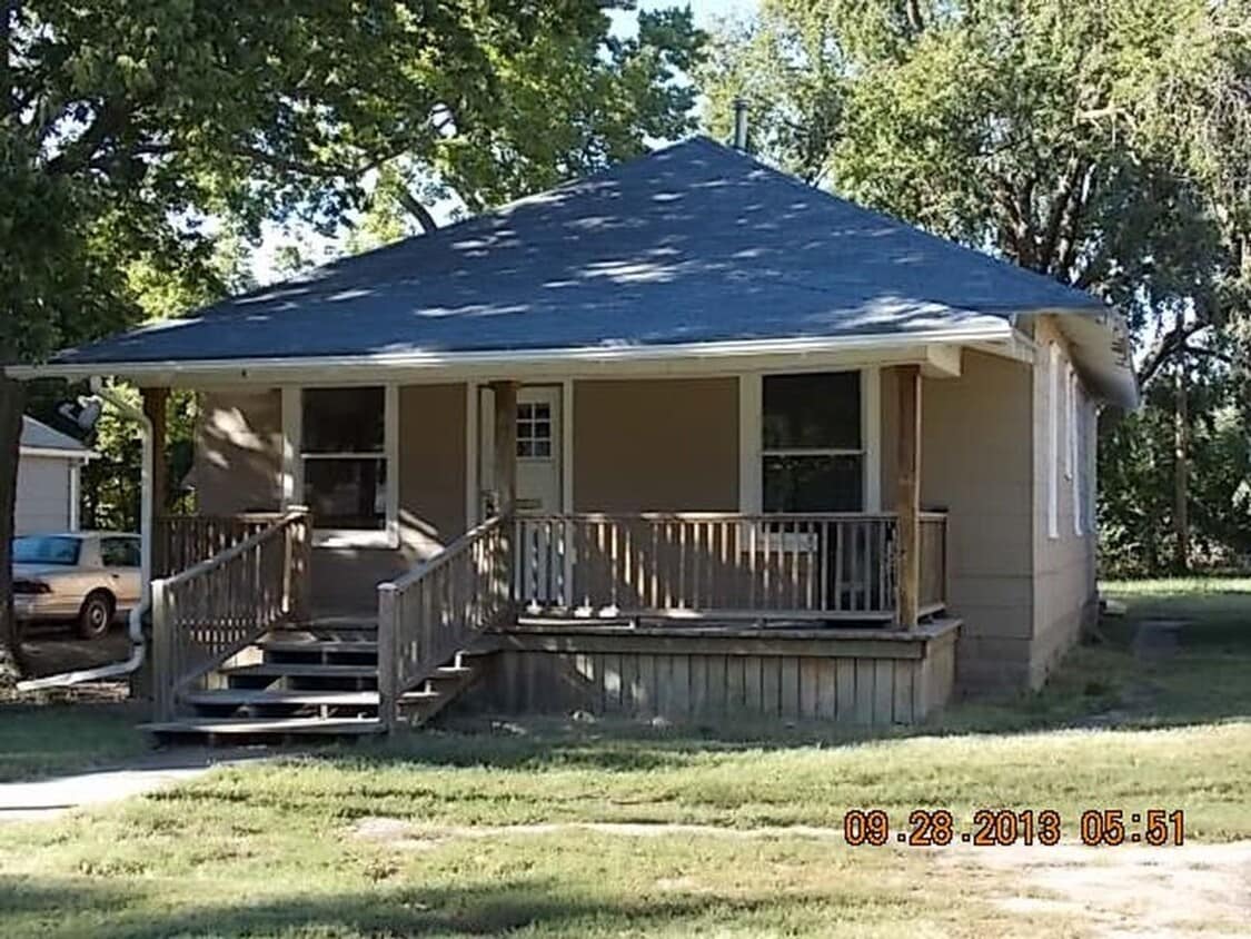 Foto principal - $895 - 3 bed 1 bath - Single Family Home