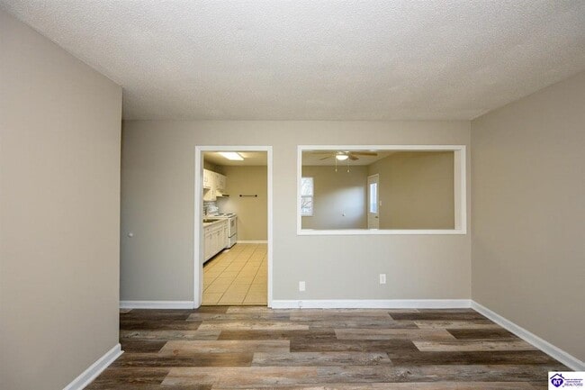 Building Photo - 111 Hickory Hill Dr