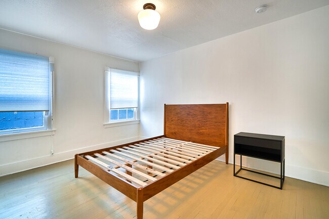 Foto del edificio - 225 N Harvard Blvd