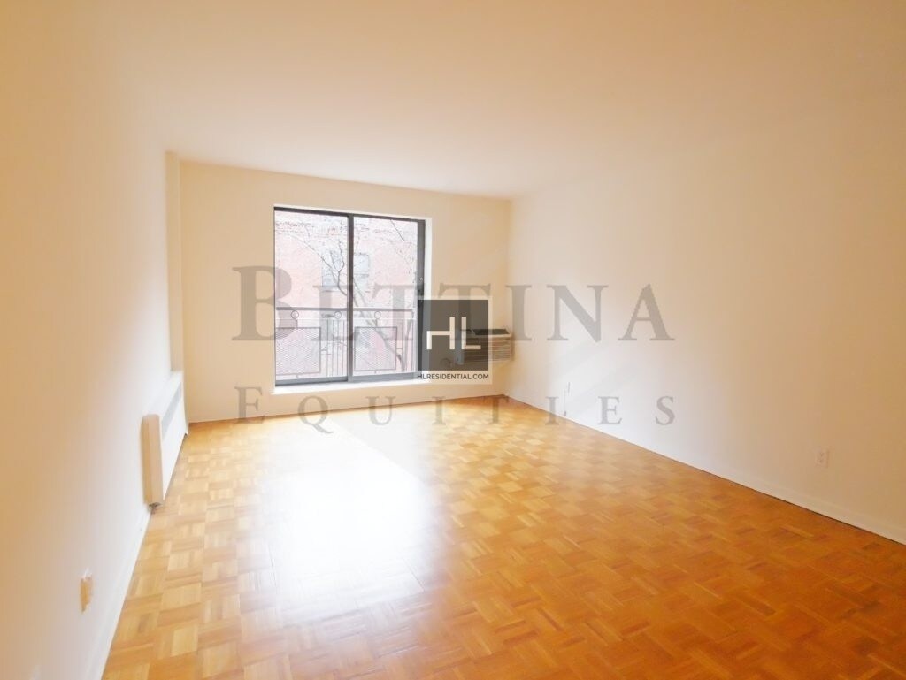 Primary Photo - Large Studio with Private Balcony