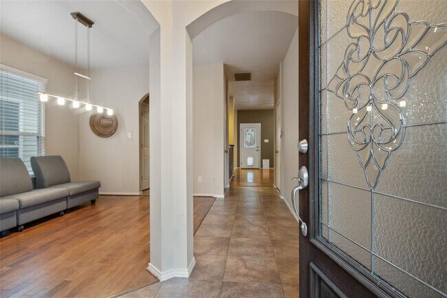 Foto del edificio - 6118 Stilson Branch Ln