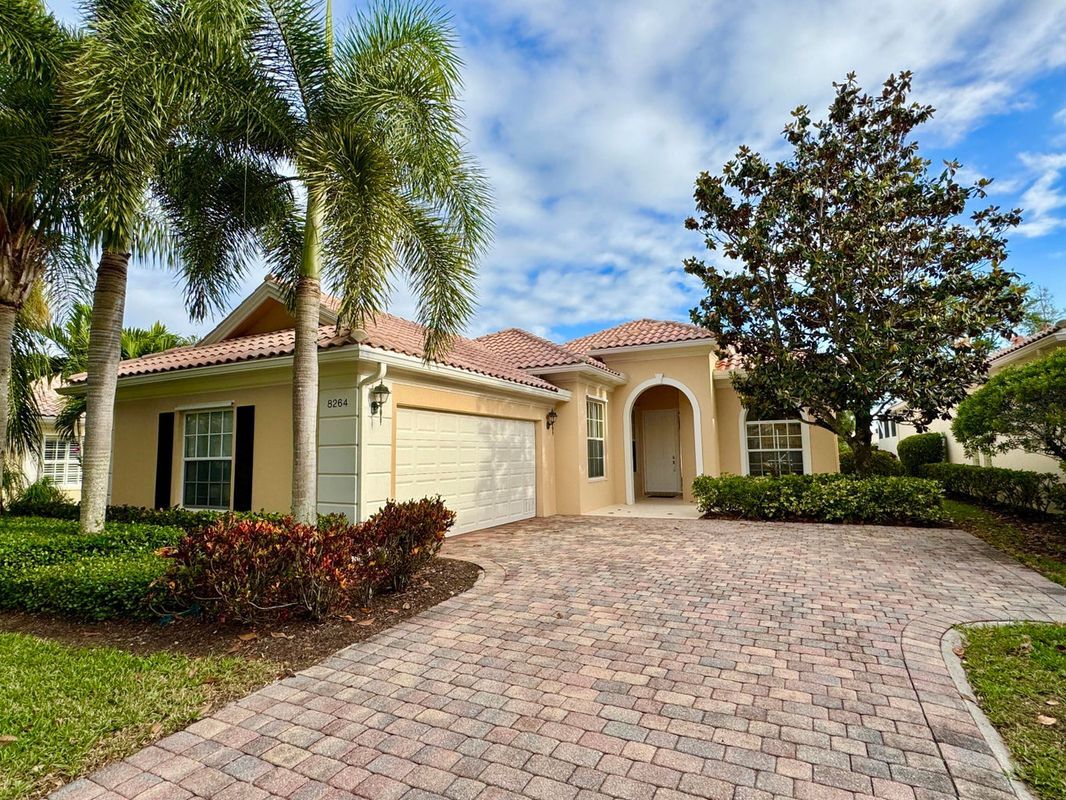 Foto principal - 8264 Pine Cay Rd