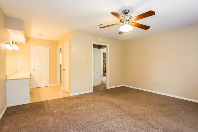 Building Photo - 1703 Castlerock Dr