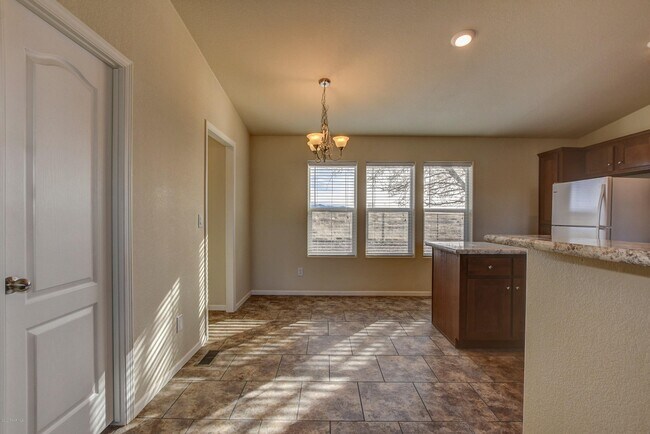 Foto del edificio - 6101 N Cattletrack Rd