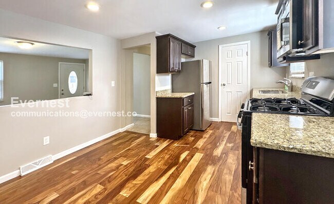 Foto del edificio - 588 Catskill Dr